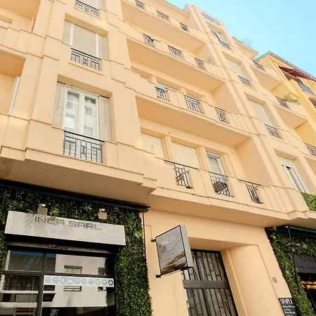 Pop Art Au Centre De Et Proche De La *